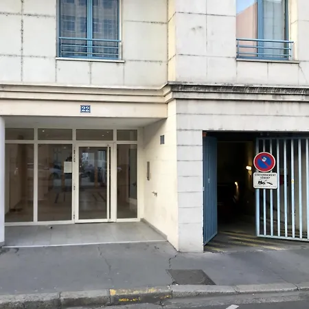 Apartment Studio Vinci- Parking Prive